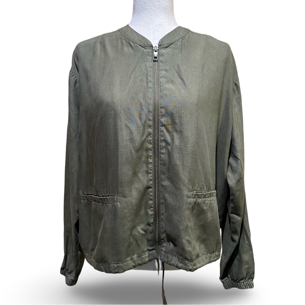 Who What Wear Women’s Olive Army Green Bomber Jacker Size Large EUC